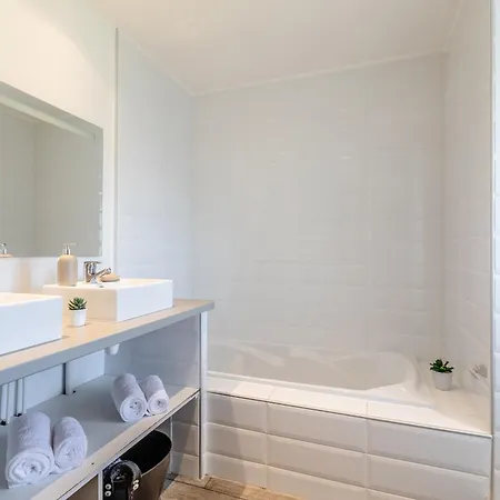 Easy Clés- Contemporary With Heated Pool Villa Anglet