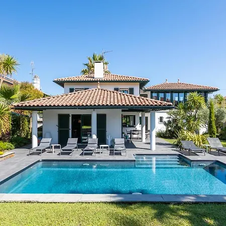 Villa Promo - Easy Cles- Amazing Heated Pool Ac *